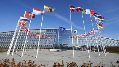 NATO urges Russia to respect nuclear pact with US